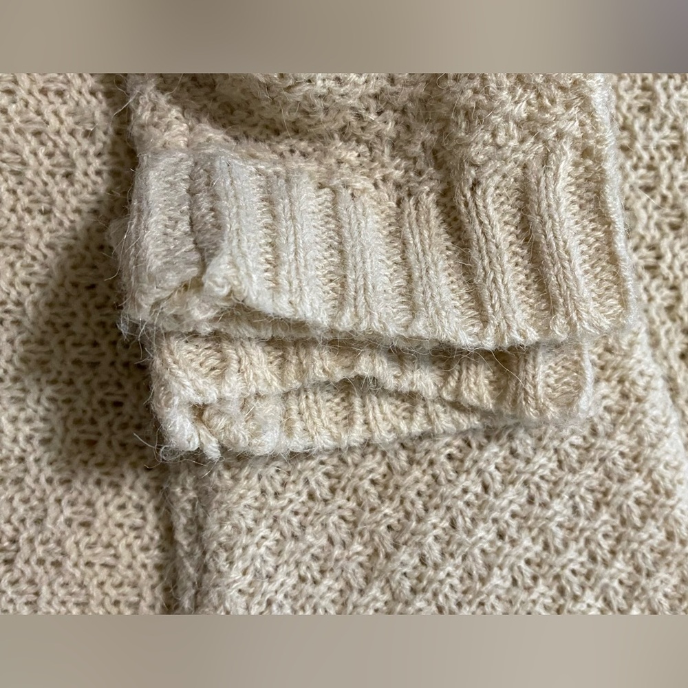 Vintage America Beige Sweater with Patterned Neckline with tie strings tassels - Picture 6 of 8